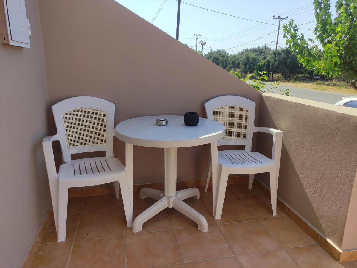 #4 Giorgos & Chara Apartments Nea Kydonia Exterior foto